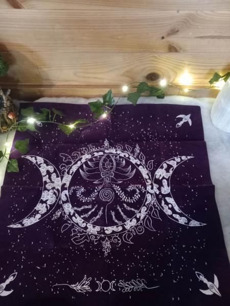 Tapis divinatoire triple lune Gaïa violet avec pochon de rangement